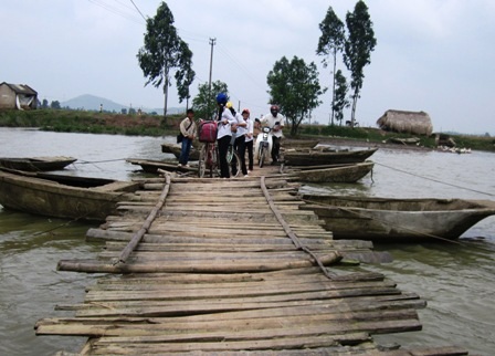 10 năm một cây cầu “rùng rợn” - 1