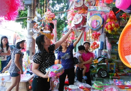 Muôn mặt thị trường trung thu trước “giờ chót” - 3