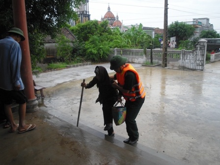 Mưa gió mạnh diện rộng, đã có những thiệt hại đầu tiên - 18