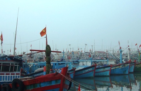 Cho 200 nghìn học sinh nghỉ học giúp cha mẹ “chạy” bão - 7