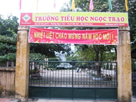 “Loạn” các khoản thu đầu năm học    - 2