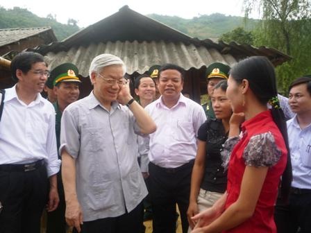 Tổng Bí Thư Nguyễn Phú Trọng thăm và làm việc tại huyện Mường Lát   - 8