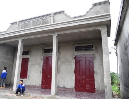 3 mẹ con sống trong chuồng lợn cũ - 2