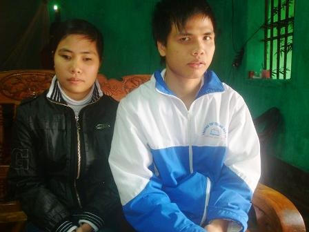 Tủi phận người phụ nữ nuôi chồng bệnh tật, 2 con mù lòa    - 2