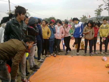 “Đỏ đen” ngập tràn lễ hội Xuân - 5 “Đỏ đen” ngập tràn lễ hội Xuân - 5