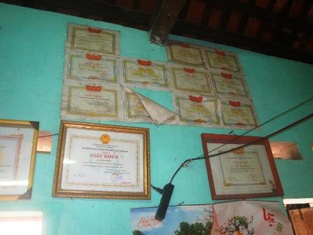 Tủi phận người phụ nữ nuôi chồng bệnh tật, 2 con mù lòa    - 3