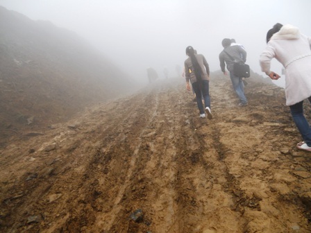 Nô nức... lội bùn đi xin nước Tiên - 1