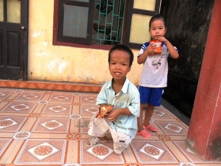 Cổ tích 2 người mẹ già và 7 đứa trẻ mồ côi   