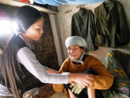 Món quà ý nghĩa đến với gia đình người phụ nữ bất hạnh - 1 Món quà ý nghĩa đến với gia đình người phụ nữ bất hạnh - 1