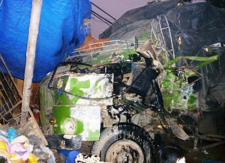 Hai xe tải đối đầu, Quốc lộ 1A tắc nghẽn hơn 3 giờ    - 3