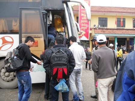 “Hành xác” trên những “chuyến xe bão táp” ngày Tết - 7