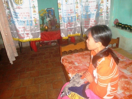 Mòn mỏi mẹ già ngóng con đi trên tàu Vinalines Queen    - 2