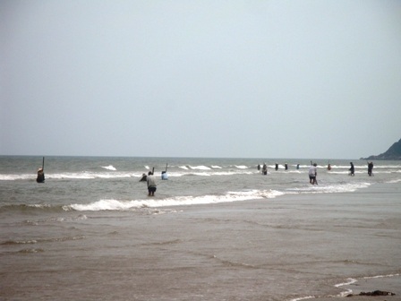 4 thuyền viên mất tích trên biển   - 1