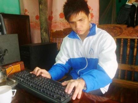 Học lớp 11 vẫn chưa được cấp sổ điểm, học bạ    - 1