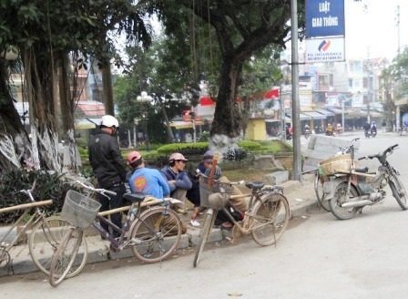 “Sắp Tết rồi, phải cố kiếm tiền mua cân thịt…”   - 2