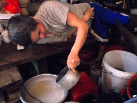 21 năm dạy chữ trên giường   - 4