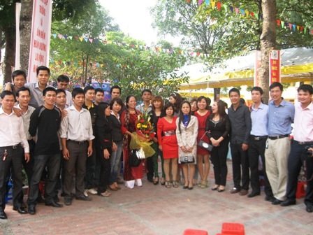 THPT Đào Duy Từ đón nhận Huân chương lao động hạng Nhất   - 2