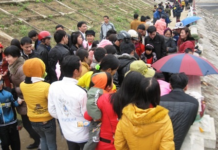 Đầu năm đi lễ Bà Chúa thượng ngàn cầu lộc, cầu tài    - 3