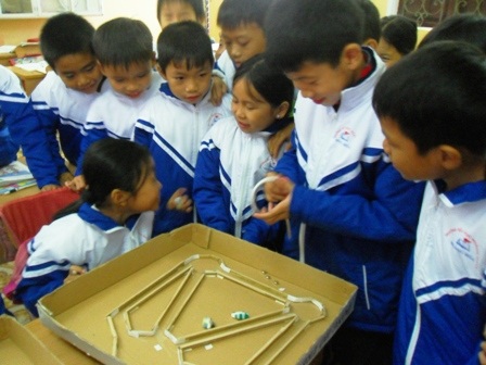 Rô bốt dế mèn của cậu bé dân tộc Thái 8 tuổi  - 3