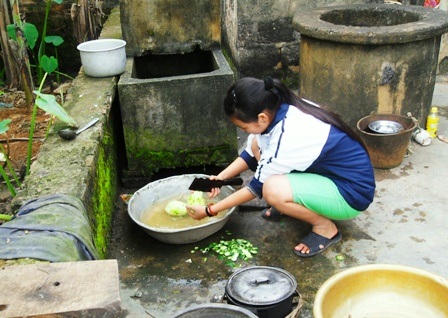 Nghị lực vượt khó học giỏi của 4 chị em nghèo  - 1