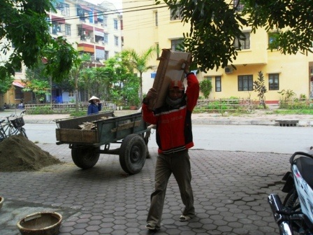 “Sắp Tết rồi, phải cố kiếm tiền mua cân thịt…”   - 4