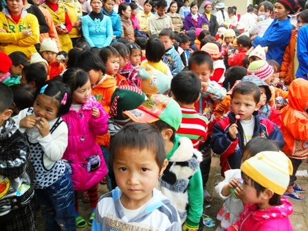 Tết ấm áp từ Thủ đô đến với bà con, học sinh nghèo xứ Thanh    - 2