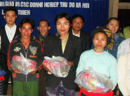 Tết ấm áp từ Thủ đô đến với bà con, học sinh nghèo xứ Thanh    - 5