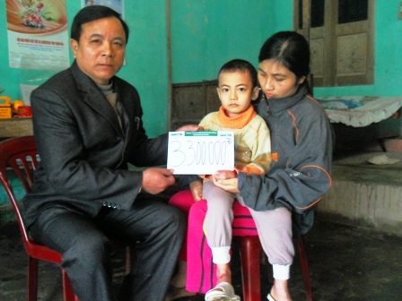 Món quà đầu xuân đến với cháu bé bị ly thượng bì bóng nước   - 2