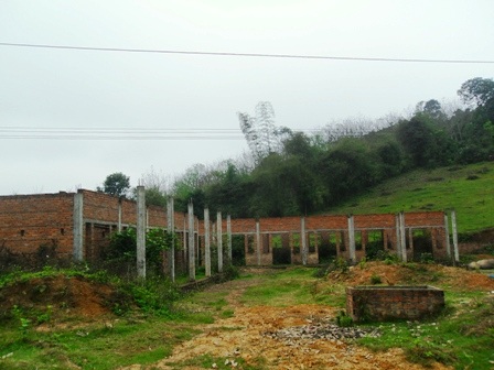 Những công trình tiền tỷ bỏ hoang phí giữa xã nghèo    - 2