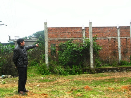 Những công trình tiền tỷ bỏ hoang phí giữa xã nghèo    - 1