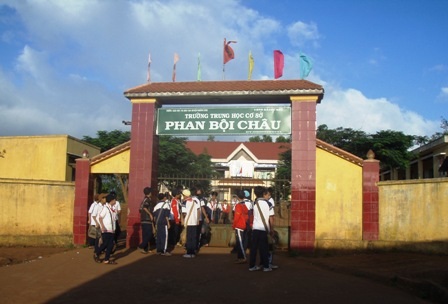 Hoàn trả gần 30 triệu đồng cho học sinh bị phạt  - 1