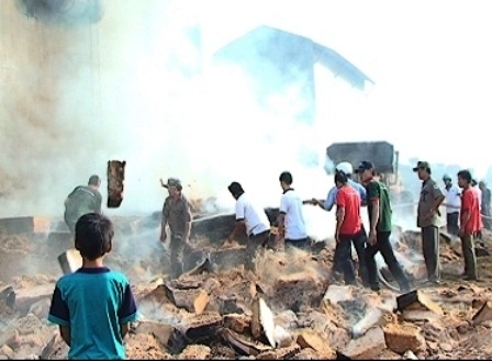 Cháy kho mùn cưa, 1 người tử vong  