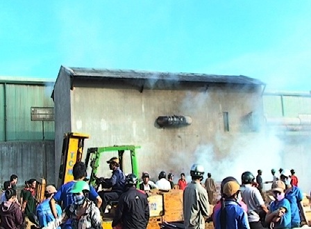 Cháy kho mùn cưa, 1 người tử vong  