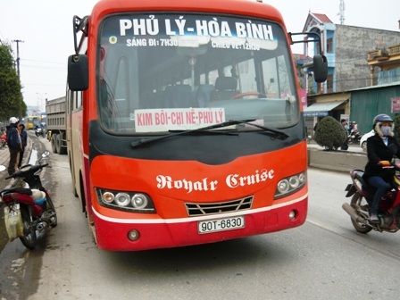 Tài xế ẩu đả nhau, Quốc lộ 1A ách tắc nghiêm trọng   - 2