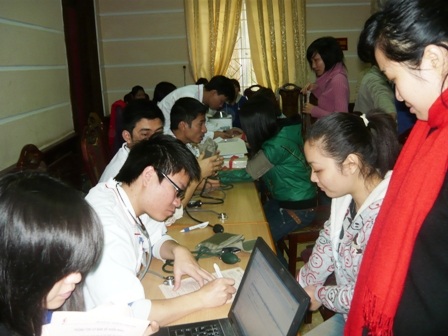 “Sẻ giọt máu đào - trao niềm hi vọng”  