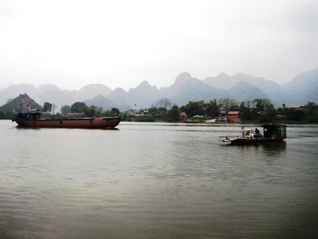 Tròng trành qua đò, vượt sông tìm chữ   