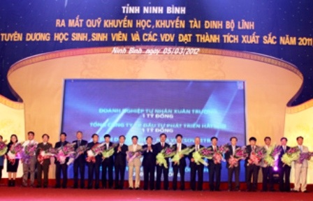 Ra mắt Quỹ Khuyến học, khuyến tài Đinh Bộ Lĩnh    - 1 Ra mắt Quỹ Khuyến học, khuyến tài Đinh Bộ Lĩnh