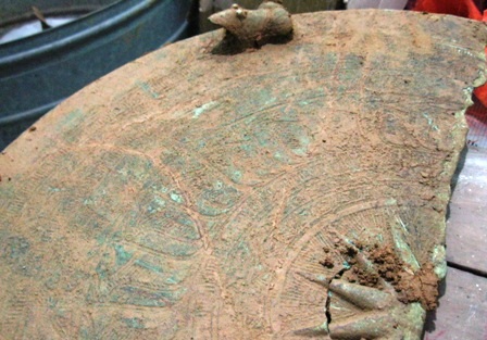 Phát hiện trống đồng cổ dưới chân núi Rú Thần  - 2