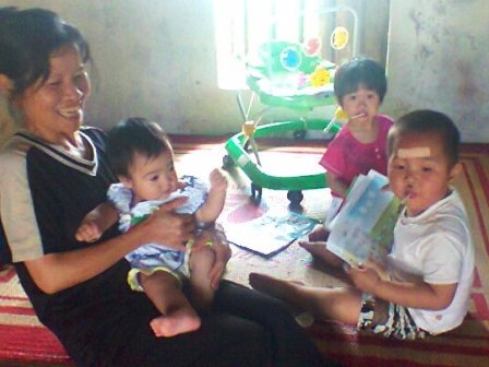 Bé trai sơ sinh bị bỏ rơi ở chùa được đặt tên là Nhân Bản - 4 Bé trai sơ sinh bị bỏ rơi ở chùa được đặt tên là Nhân Bản