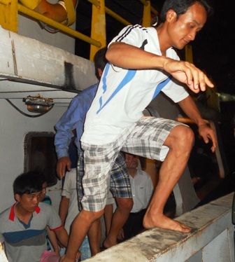 12 thủy thủ trên tàu Duy Phương 36 đã cập bến an toàn  