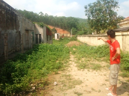 Xã bán đất cho dân rồi tự động... “xén lại một ít”