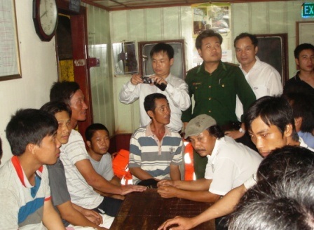 12 thủy thủ trên tàu Duy Phương 36 đã cập bến an toàn  