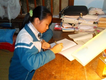 Gặp nữ sinh mồ côi, học giỏi toàn diện