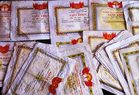 Cô học trò nghèo được Thủ tướng Chính phủ tặng bằng khen   