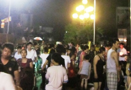 Lung linh đêm đại lễ rước ánh sáng Phật