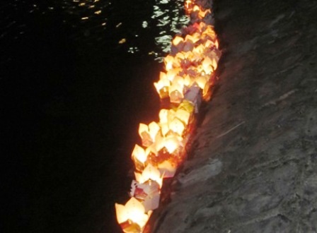 Lung linh đêm đại lễ rước ánh sáng Phật