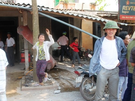 Nổ bình hơi, 2 anh em thương vong   