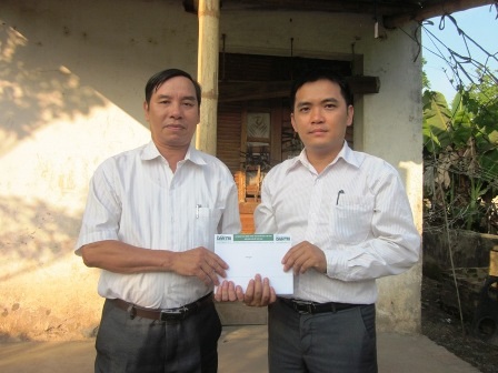 Quà bạn đọc tiếp tục đến với em Trần Văn Hòa   