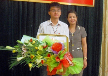 Cậu học trò xứ Thanh giành HCV Olympic Vật lý châu Á 