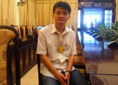 Cậu học trò xứ Thanh giành HCV Olympic Vật lý châu Á 